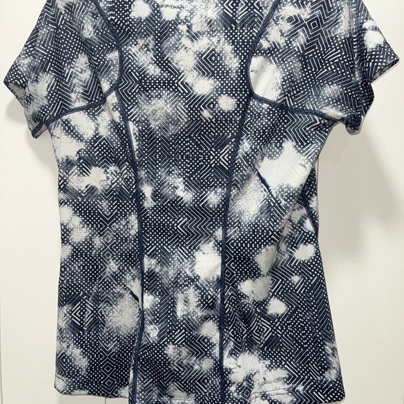 The North Face Flash Dry T Shirt Size Small Blue White Pattern Short Sleeve - Picture 4 of 4